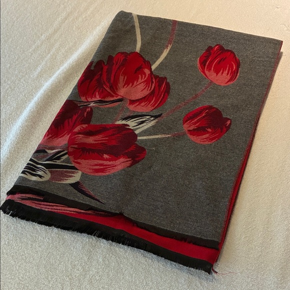 NWOT Floral Gray, Black & Red Wrap/Scarf - Picture 2 of 5